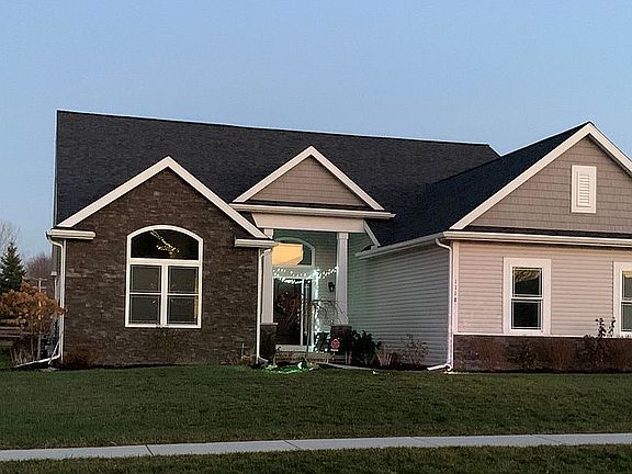 2nd image of 1118 Twin Lakes Dr