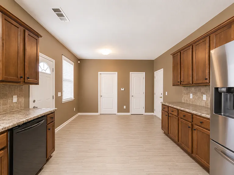 141 Back Cedar Ln — Photo 8