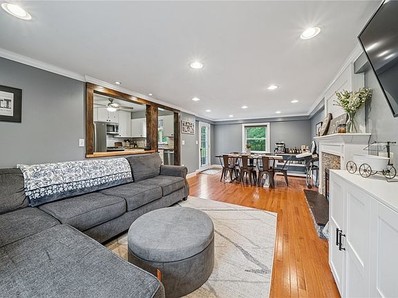 4th image of 1507 Woodlawn Dr