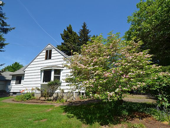 3rd image of 2700 NE 71st St