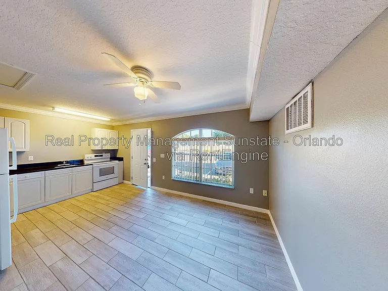 2224 Fan Palm Dr — Photo 3