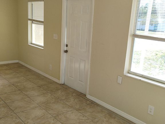 3rd image of 5802 S Hubert Ave