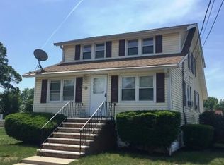 33 Pinewood Ave, Hazlet Township, NJ