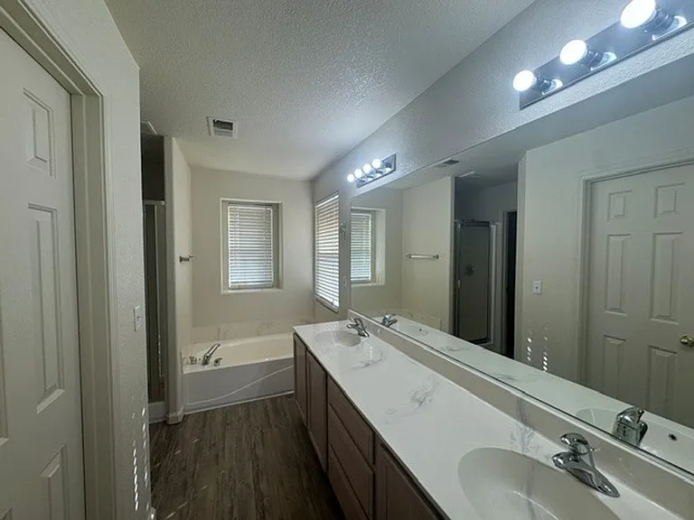 207 Harkin Cir — Photo 14