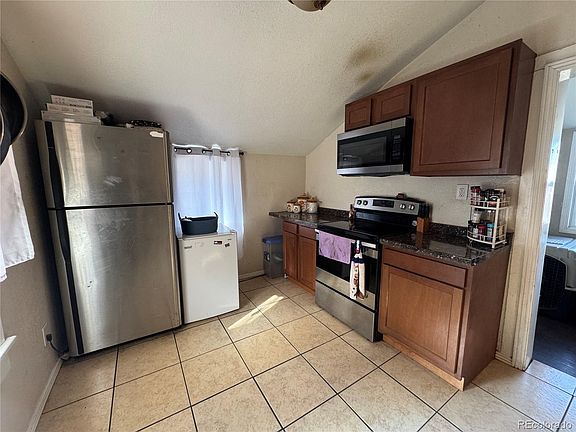 4th image of 306 Marion Avenue