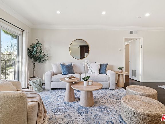 3rd image of 5252 Coldwater Canyon Ave APT 215
