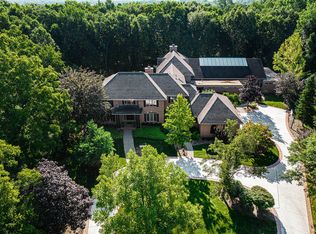 2016 Valleyview Dr, Ann Arbor, MI 48105