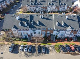 4 Holly St, Jersey City, NJ 07305