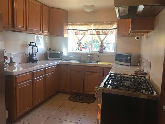 4th image of 1143 Camellia Dr