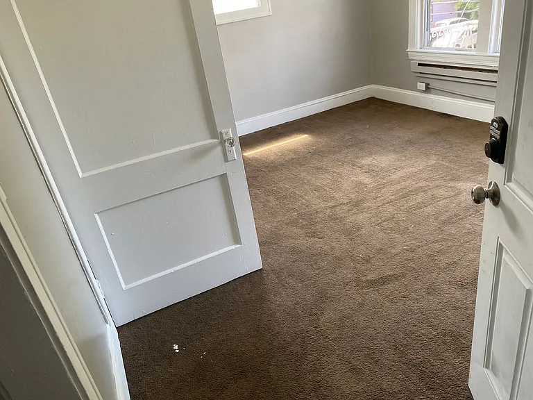 2863 E 112th St #10 — Photo 3