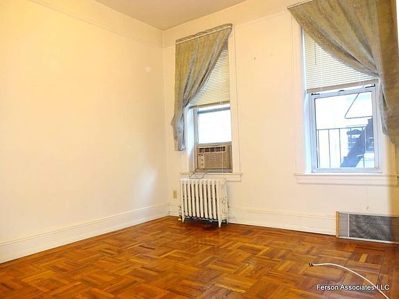 2nd image of 2823 42nd St APT C5