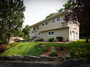 5 Harrison Rd, Kinnelon, NJ 07405