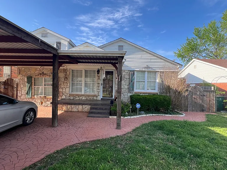 713 SW 49th St — Photo 35