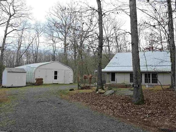 3rd image of 673 Deer Run