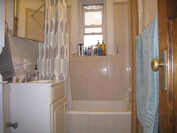 4th image of 34-05 33rd St #5C