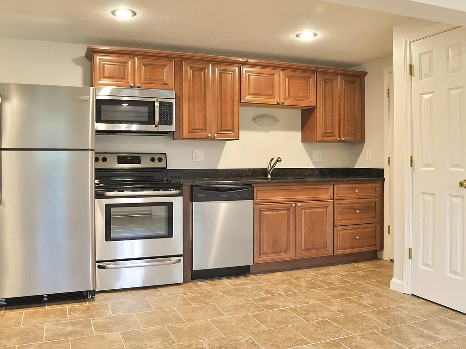 152 Main St #11