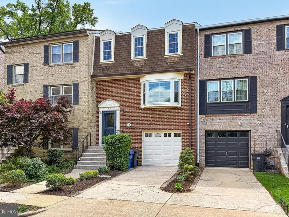 8 W Chapman St #A, Alexandria, VA 22301