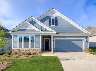 73 Fox Cove Rd, Hendersonville, NC 28792