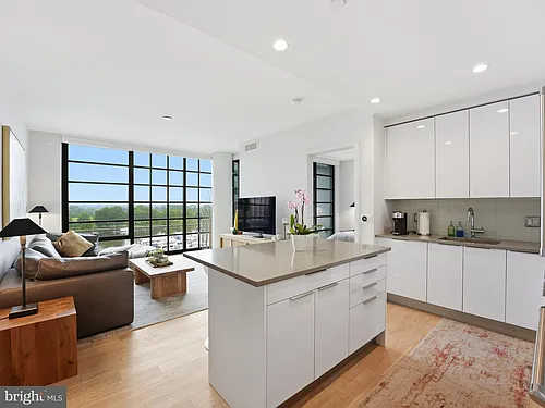 45 Sutton Sq SW Photo 1