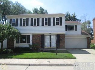 20268 Danbury Ln, Harper Woods, MI 48225