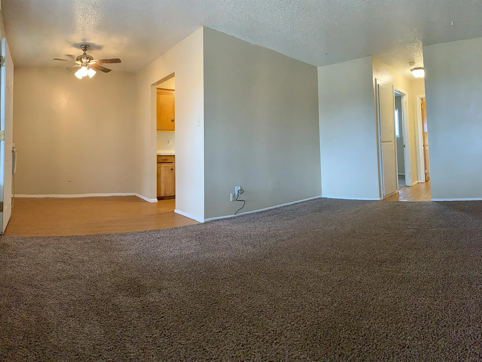 Columbia - Apt 11 — Photo 2