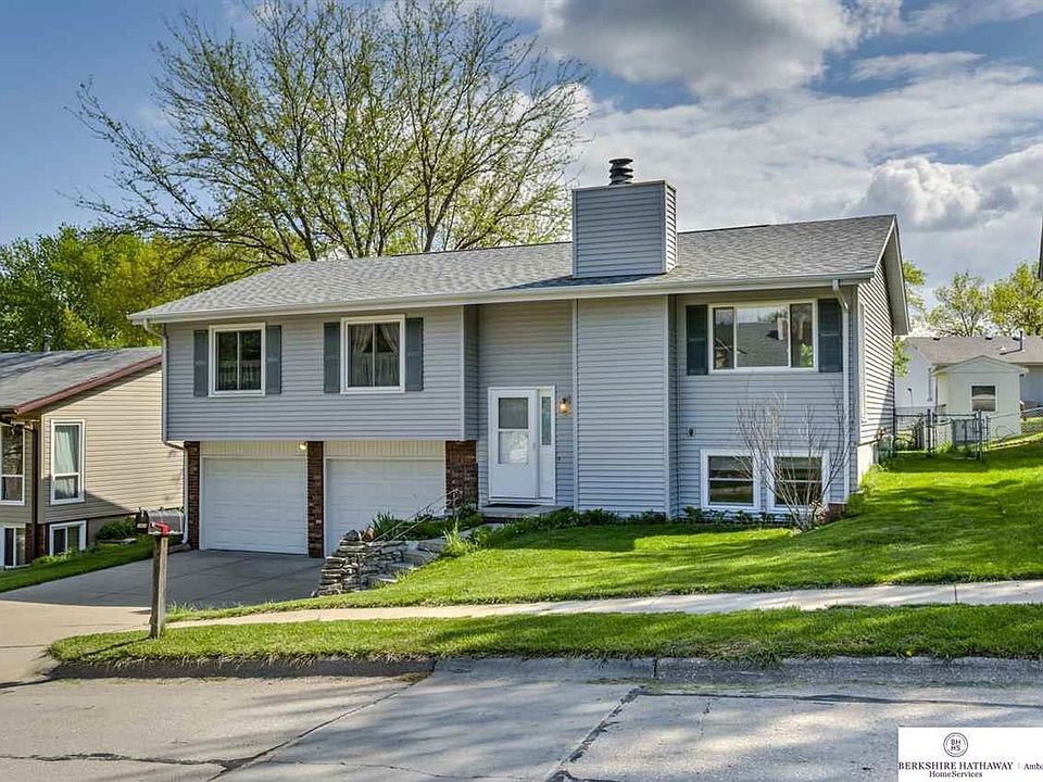 1st image of 2409 Arlington Pl