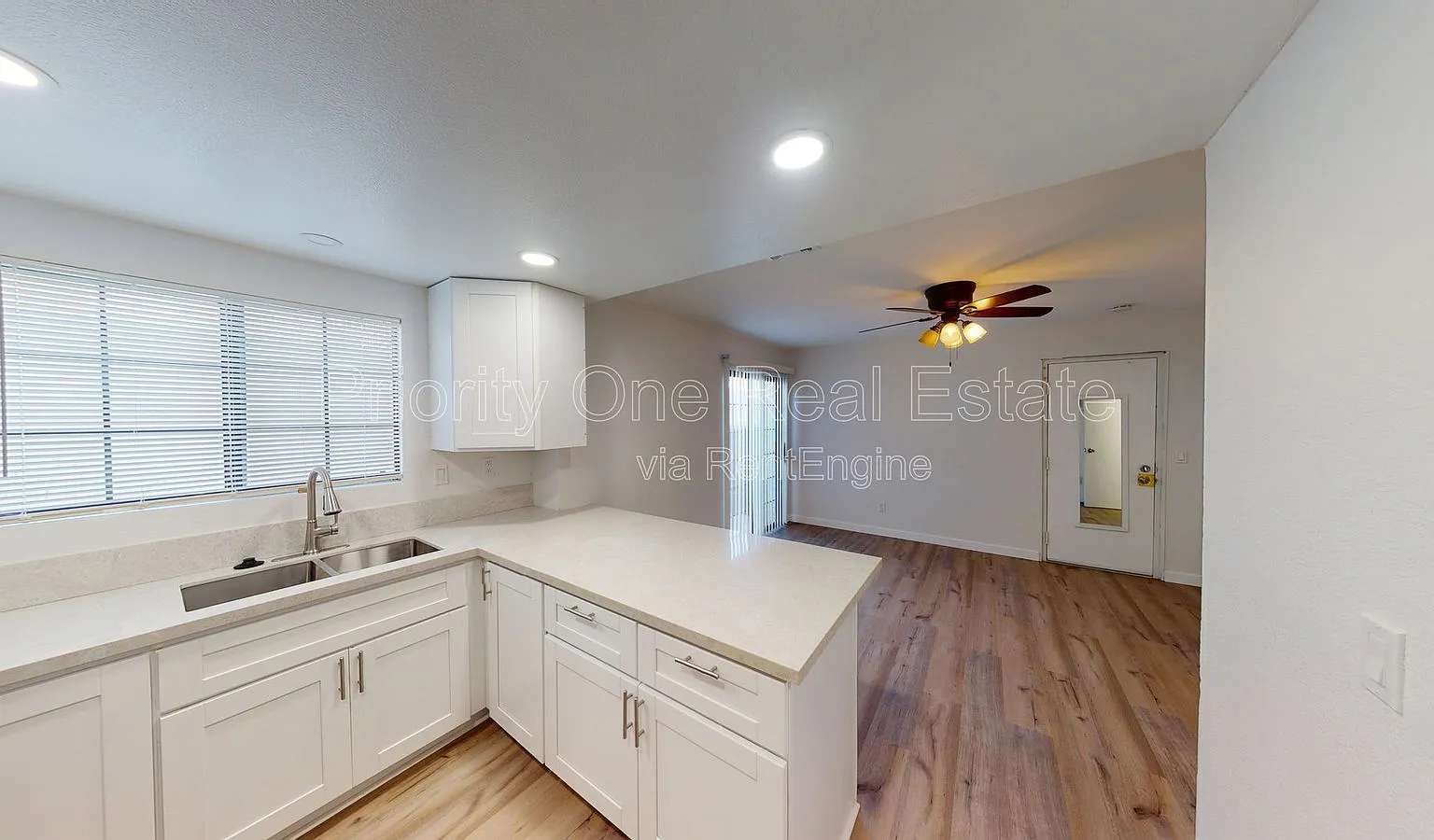 2 bed, 2.5 bath, 1200 sqft, $3,000 — Photo 2