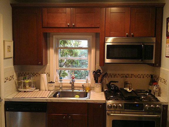 5th image of 1405 Stark St