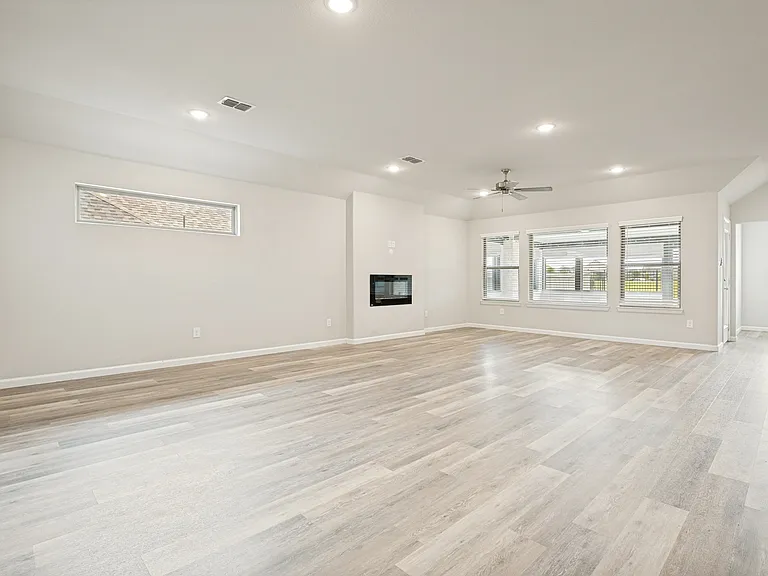 4709 Mayflower Dr — Photo 10