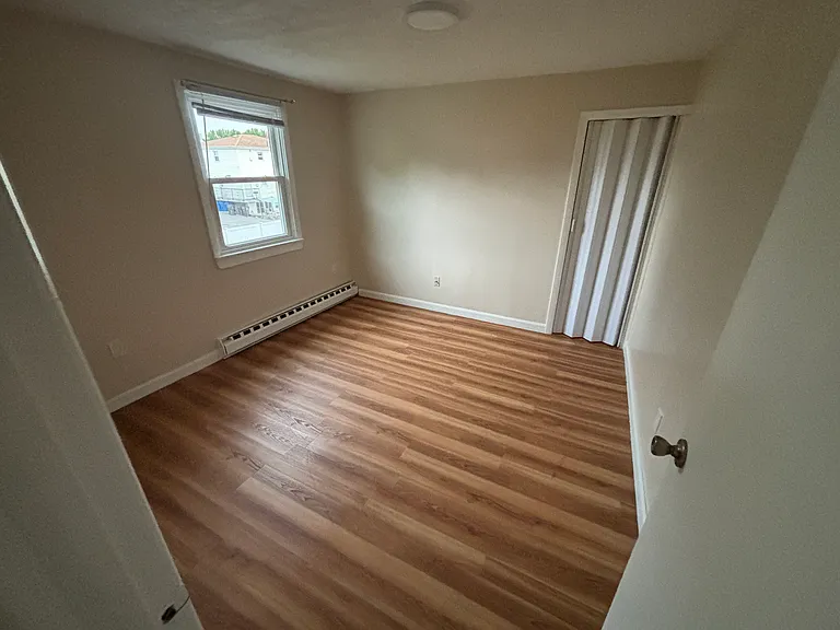 106 Knight St — Photo 9