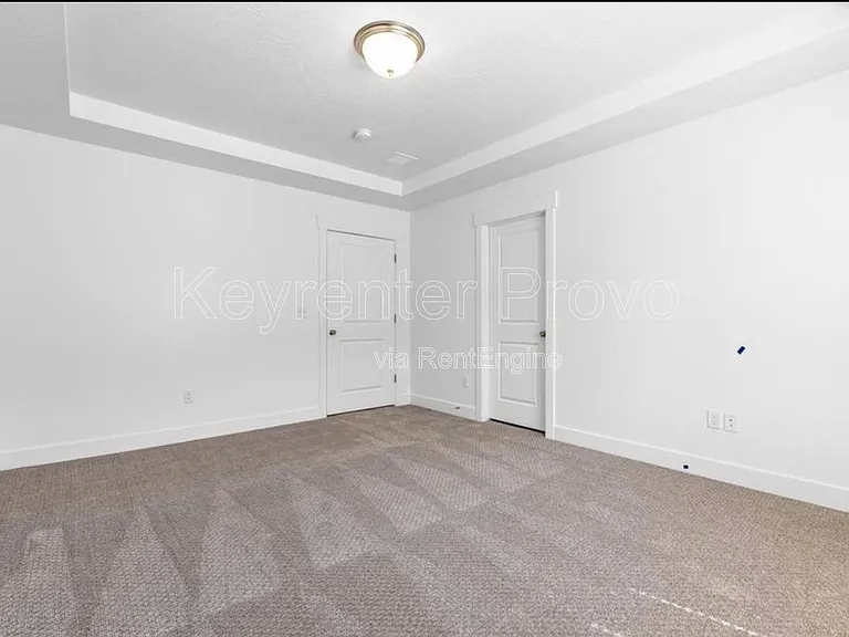 909 N 1300 E — Photo 2
