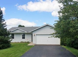 304 Rochester Rd NE, Poplar Grove, IL 61065
