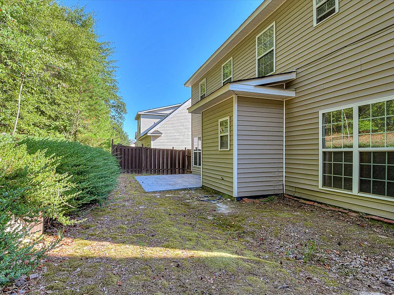 2909 Aylesbury Dr — Photo 37
