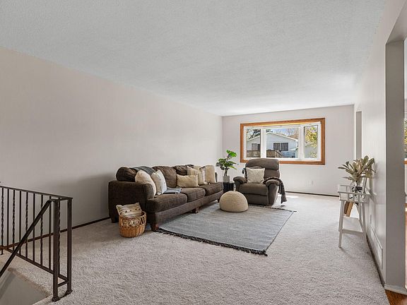 5th image of 648 91st Ave NE