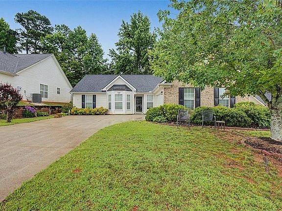 3rd image of 221 Mount Laurel Dr