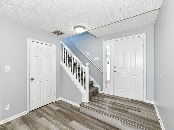 3rd image of 1854 Keystone Lakes Dr