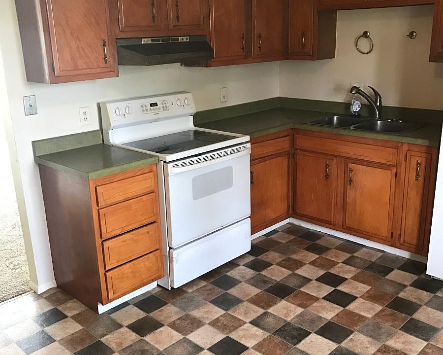Large eat in kitchen