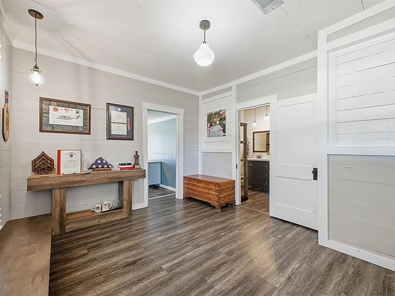 3rd image of 1903 Tigerpoint Rd