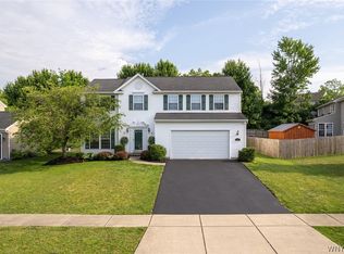 2192 Hunters Hollow Ln, Lake View, NY 14085