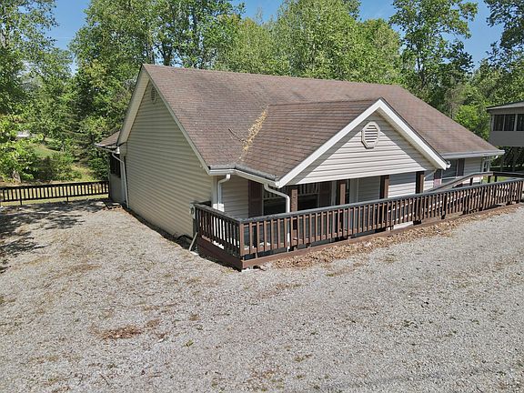3rd image of 131 Golden Pond Rd