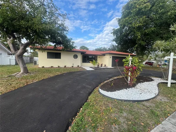 1109 SE 10th St, Deerfield Beach, FL 33441