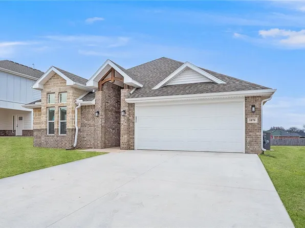 1070 Ari Ave, Centerton, AR 72719