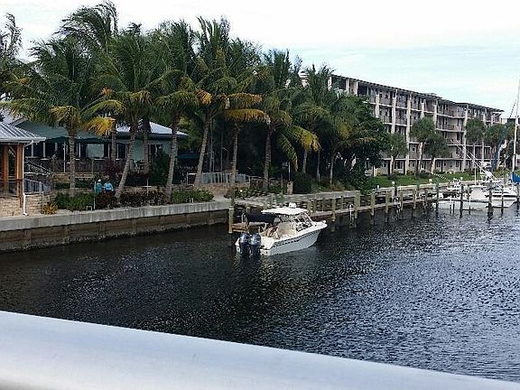 3rd image of 104 Paradise Harbour Blvd APT 309