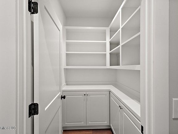 5th image of 521 Portner Way