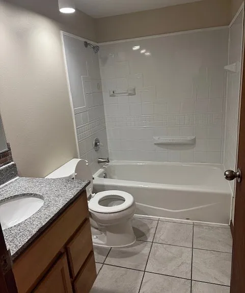 2221 Root St — Photo 8
