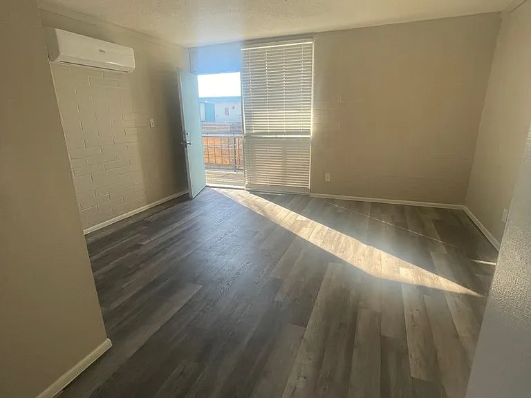 Elton Studio Suites — Photo 28