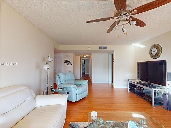 3rd image of 301 174th St APT 1214