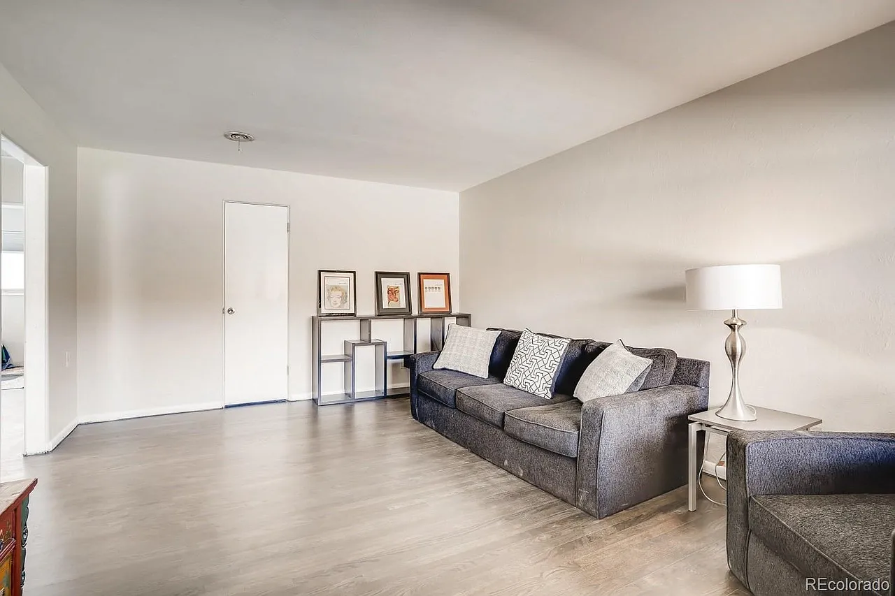 2 bed, 850 sqft, $1,645 — Photo 3