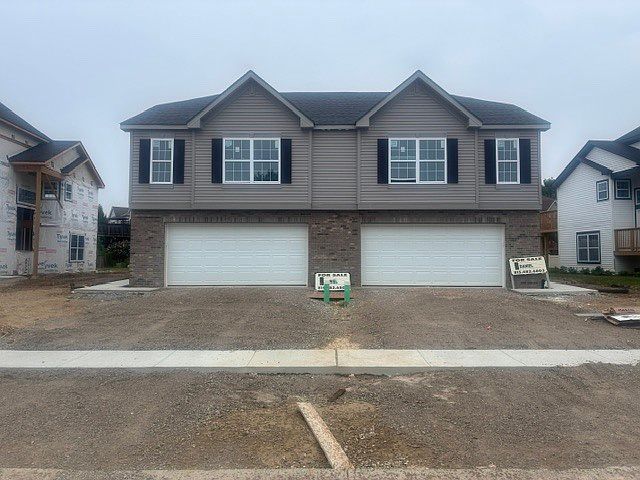1st image of 927 Saddle Ridge Dr
