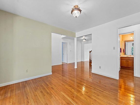 4th image of 4627 Ambsdale Ct